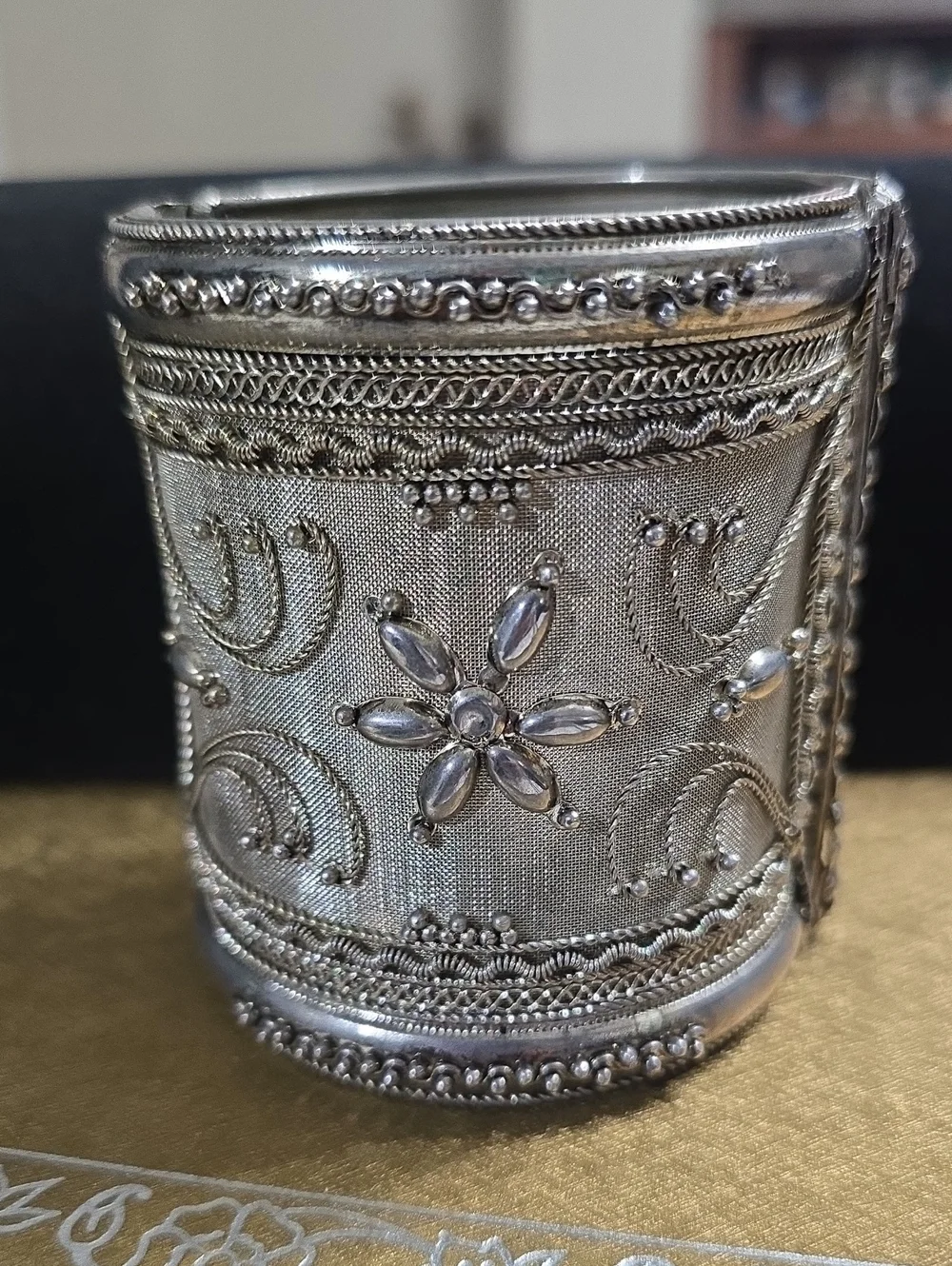 Vintage Ornate Tribal Etruscan Silver-Tone Floral Mesh Metal Wide Cuff Bracelet